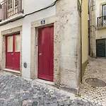 Alfama Guest