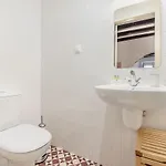 Alfama Guest