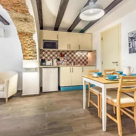 Alfama Guest Inn Studio * Lisboa